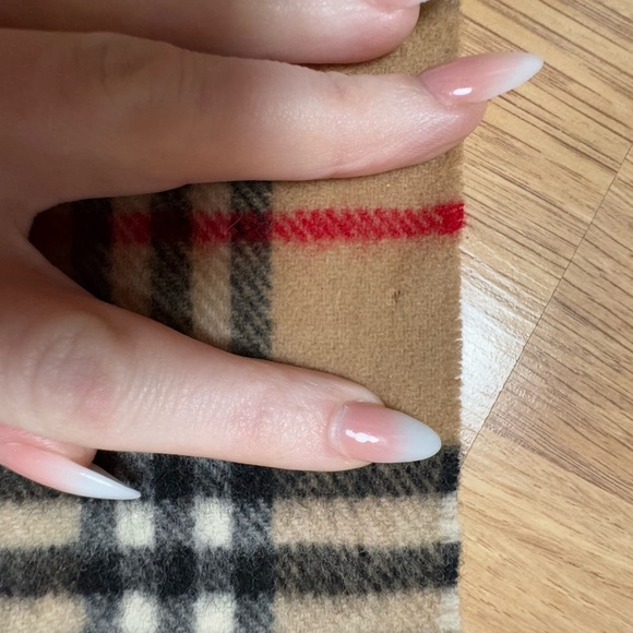 BURBERRYS VINTAGE Nova Check Plaid 100% Lambswool Scarf - Picture 5 of 5